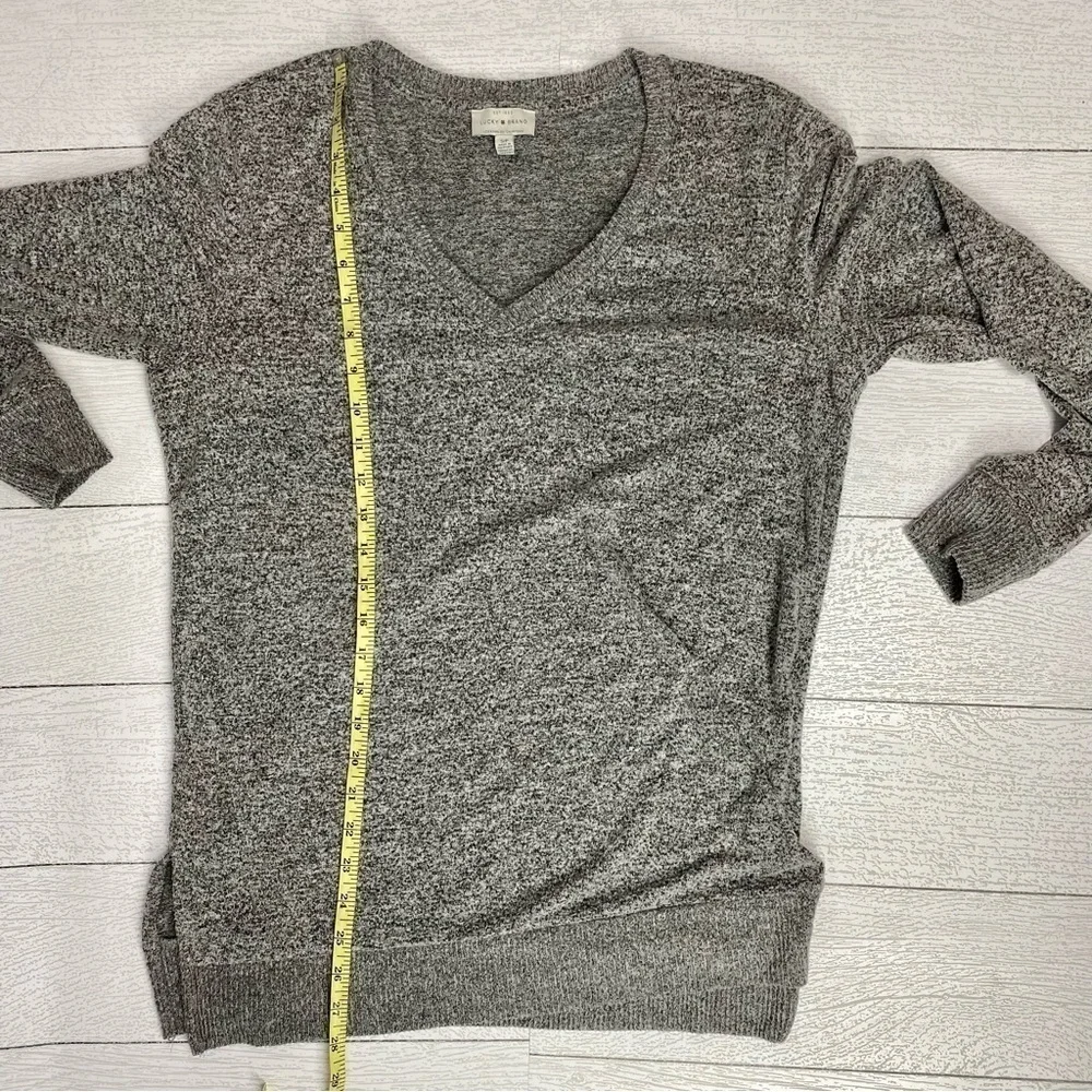 Lucky Brand Long line heathered gray v-neck sweater size S